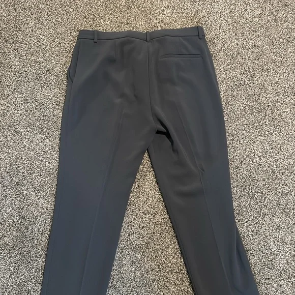 High-quality women’s pants suit by Theory - Picture 11 of 12